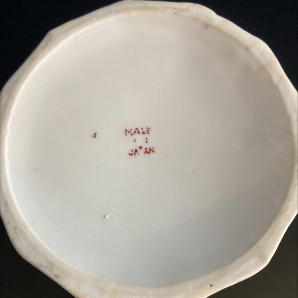 Antique Japanese floral hat pin holder with 2 pins - Picture 6 of 6